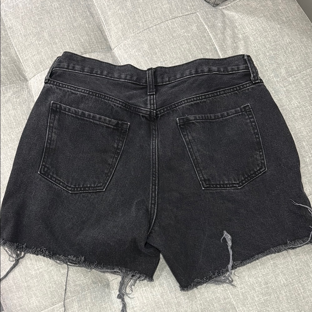 Old Navy Black Jean Shorts Raw Hem - Picture 2 of 2